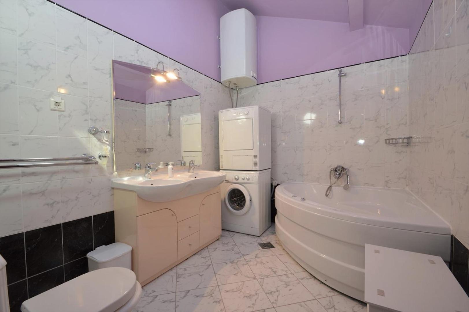 מלון מאלי לוסיניי House Luciana מראה חיצוני תמונה